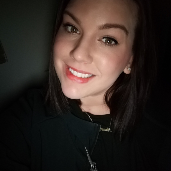 Meet your Posher, Amanda - Picture 1 of 1